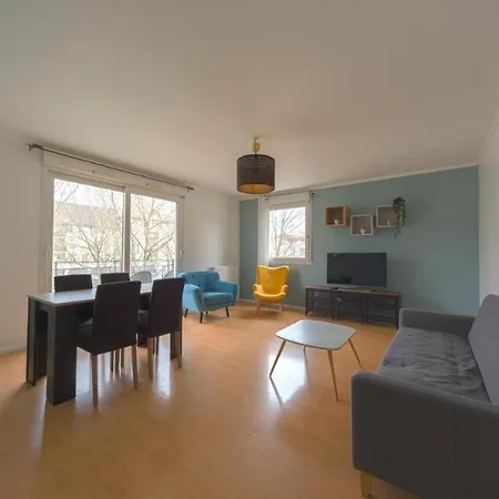 2 - 6 Personnes - Disneyland & Paris - Gare 2 Min * Bussy-Saint-Georges